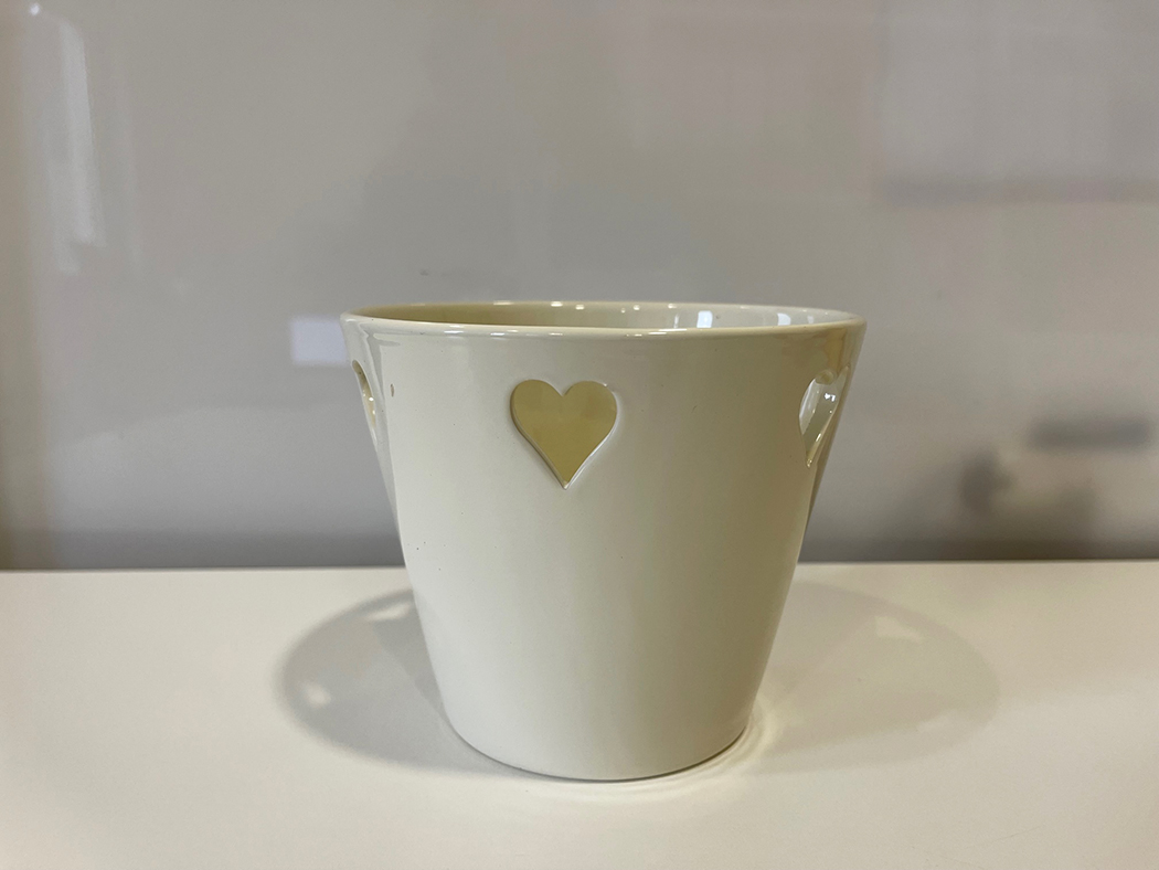 VASETTO PER PIANTE C/CUORE D13CM. PANNA