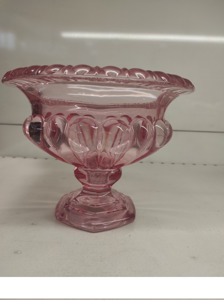 CENTROTAVOLA CON PIEDE D20 H16CM. ROSA