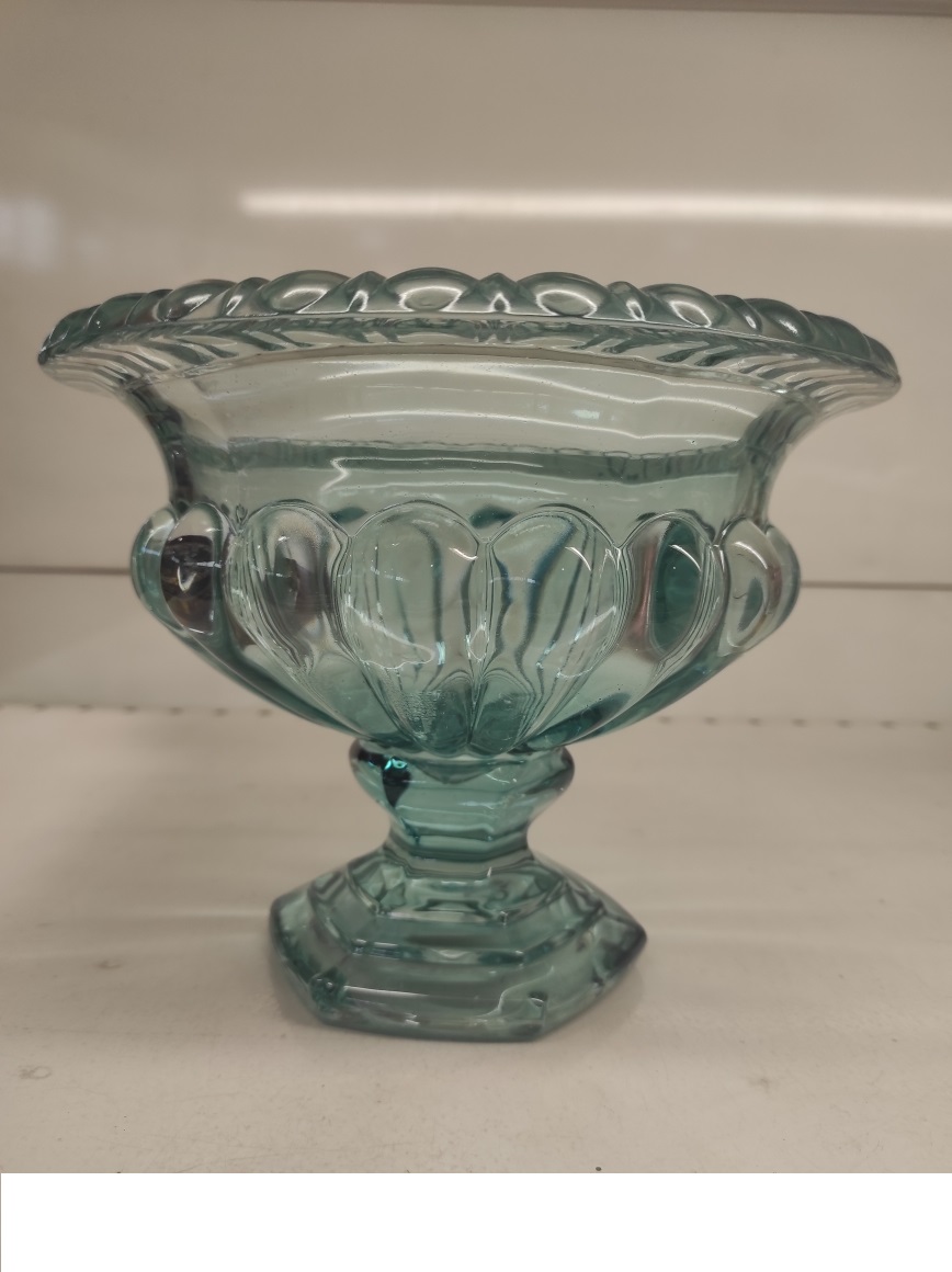 CENTROTAVOLA CON PIEDE D20 H16CM. CELESTE