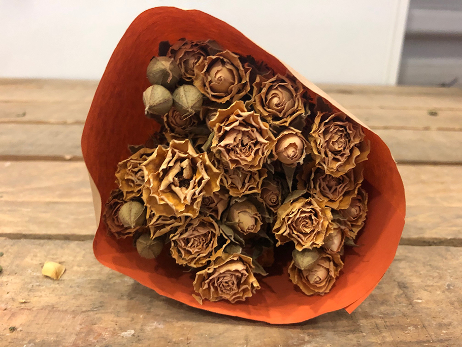 ROSES SPRAY 10PZ. NAT. YELLOW