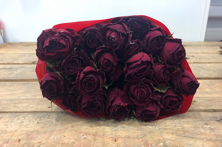 ROSES MERCEDES 20PZ. NAT. DK RED
