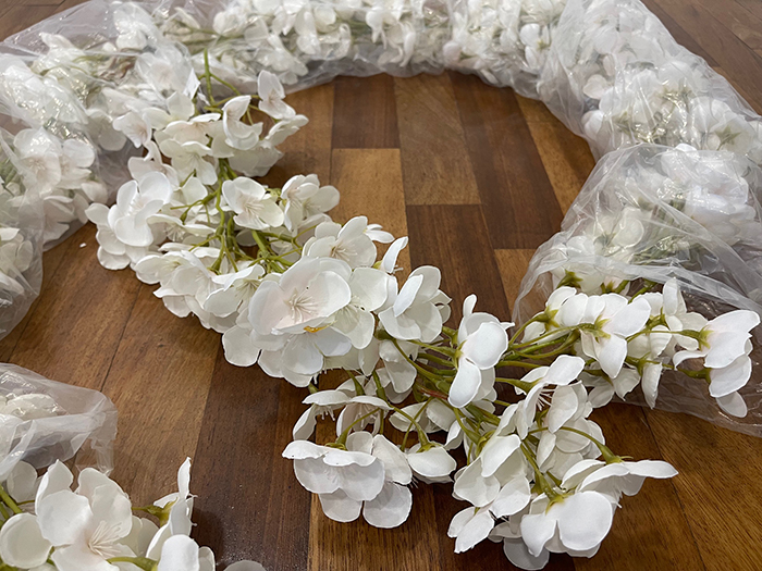 FESTONE HYDRANGEA 200CM. CREMA