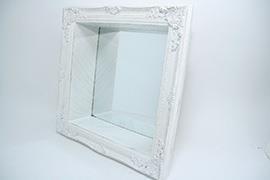 SPECCHIO CON CORNICE 50X50CM. ANT.WHITE