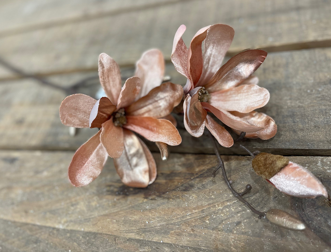 MAGNOLIA VELVET SPRAY X3 74CM. PEACH