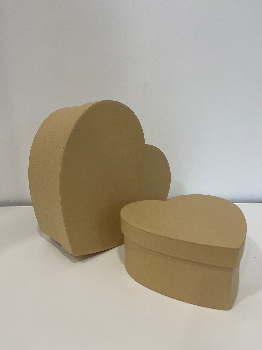 SCATOLA A CUORE S/2PZ. 14X12 H6,5 20X17 H9,5CM. BEIGE