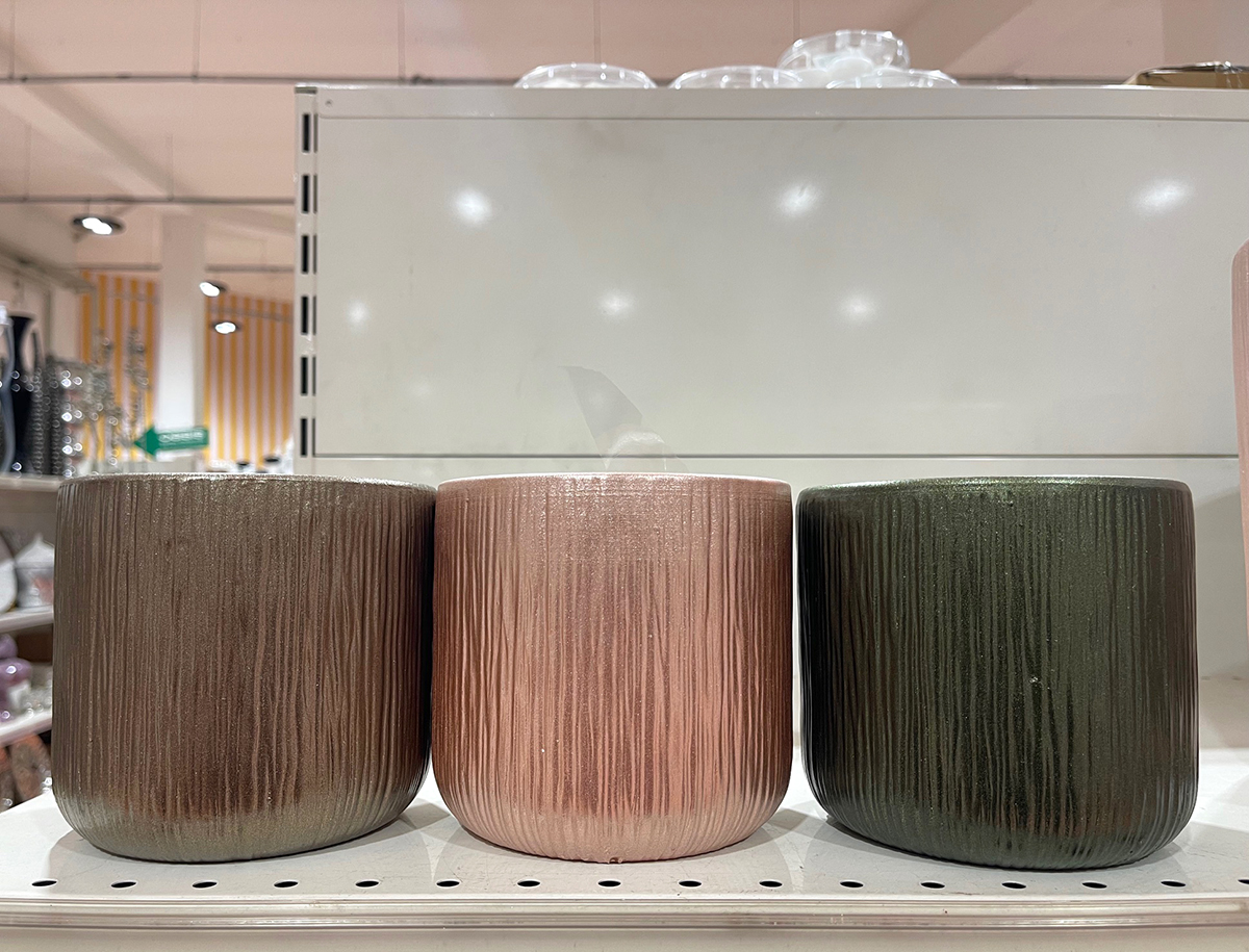 VASO CER. D13,5 H12,6CM. 6PZ. 3COL.ASS.