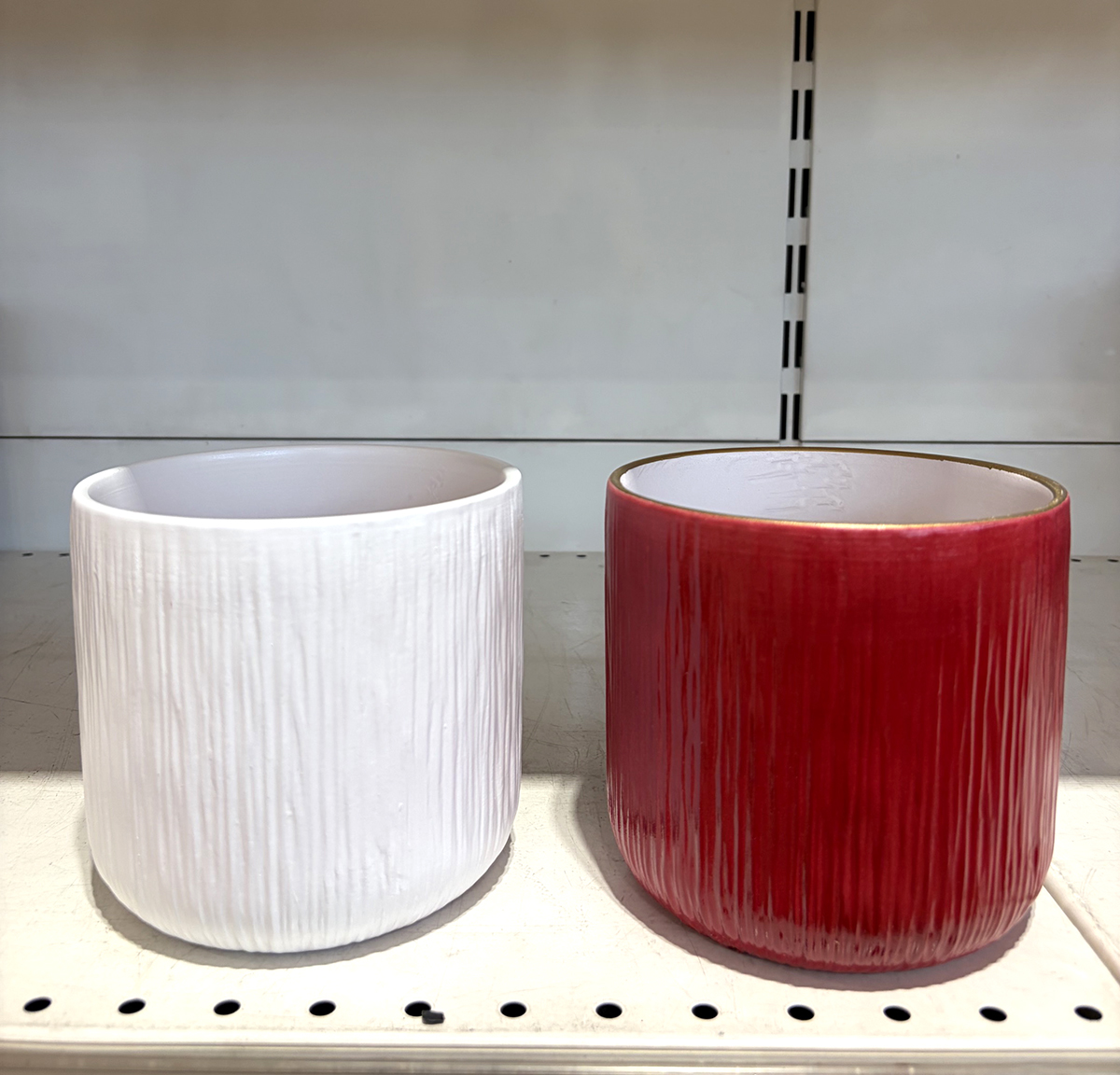 VASO CER. D13,5 H12,6CM. 6PZ. 3ROSSI 3BIANCHI