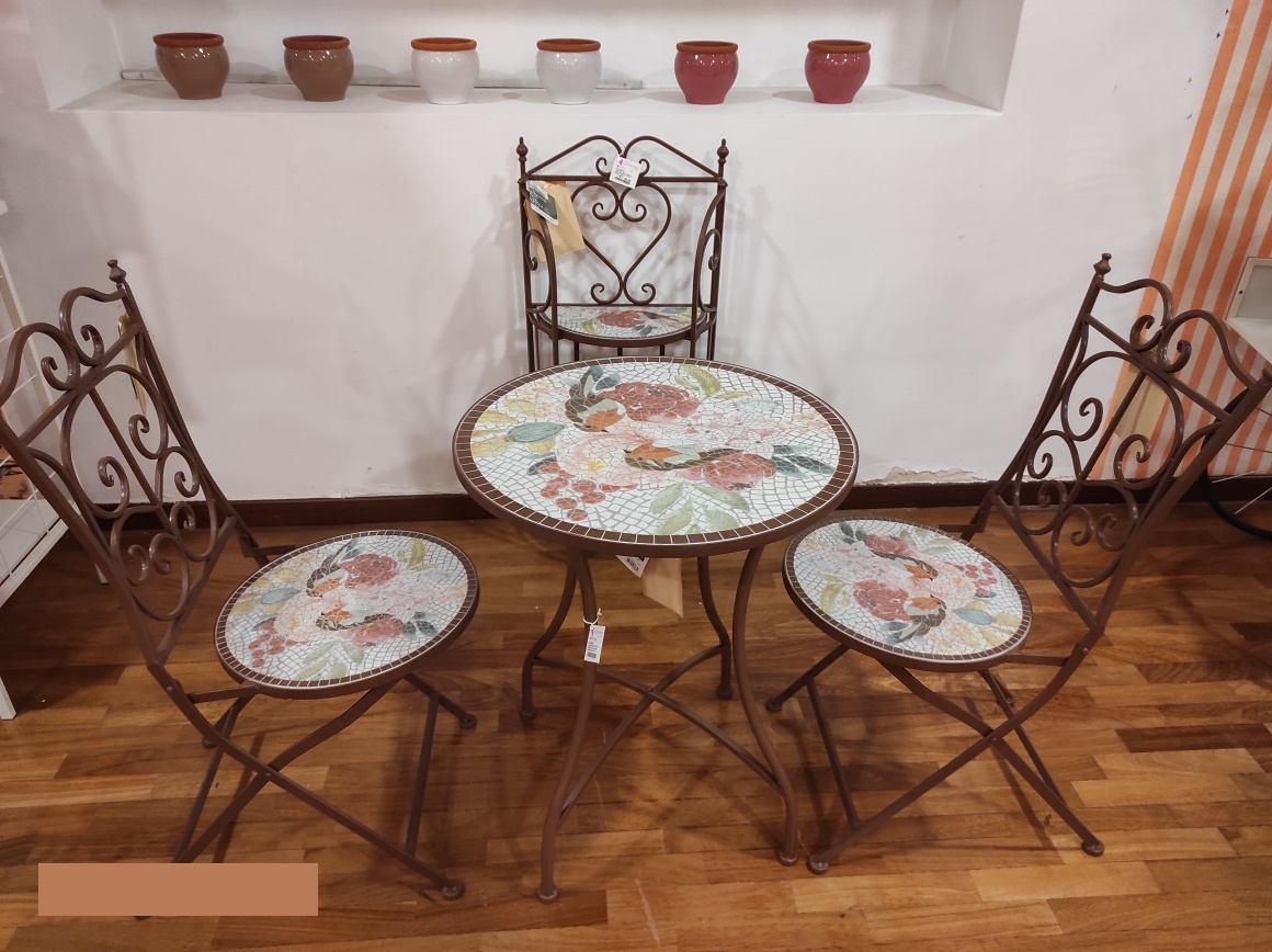 TAVOLO MET.D58 H71CM+ 2SEDIE D39 H91,5 BASE MOSAICO IN PIETRA