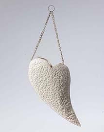 PORTAPIANTE CUORE MET. DA APP. H59CM. CREMA