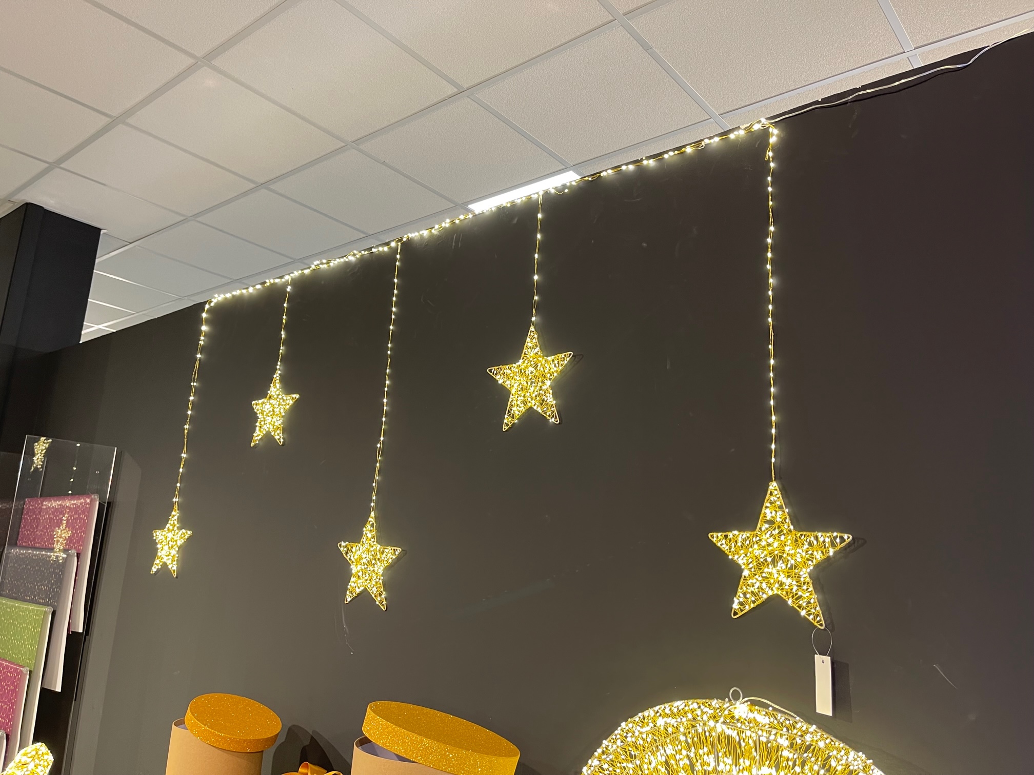 FILO DI LUCI C/STELLE D.25 1820LED CAD. WARM WHITE