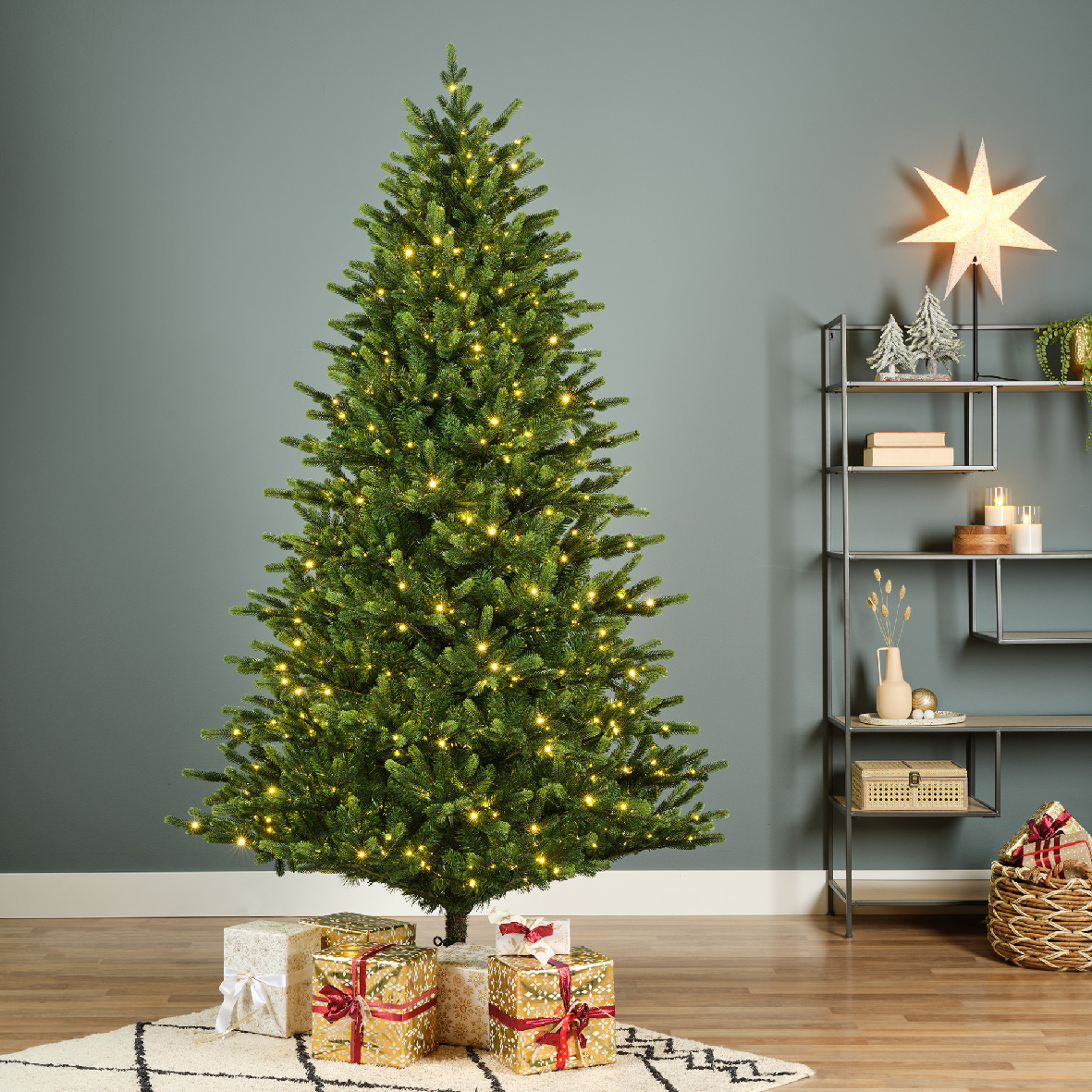 ALBERO SUNPEAKS C/LUCI H210 D132CM. 900LED 3121TIPS
