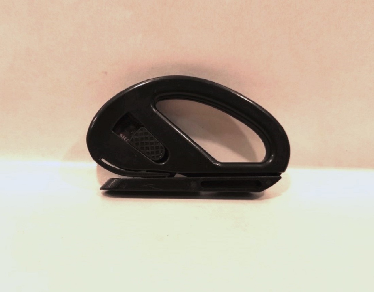 TAGLIERINA MANUALE PVC L10CM. NERO